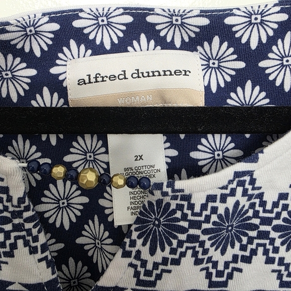 Alfred Dunner Blue and White Graphic Boxy Blouse - Picture 4 of 9